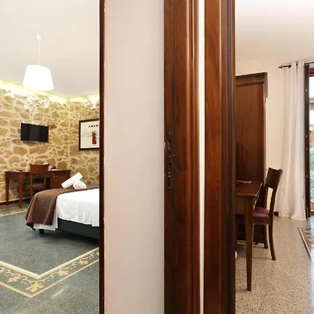 Double B Maison De Charme Bed and Breakfast 2*