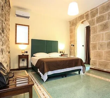 Double B Maison De Charme Bed and Breakfast 2*